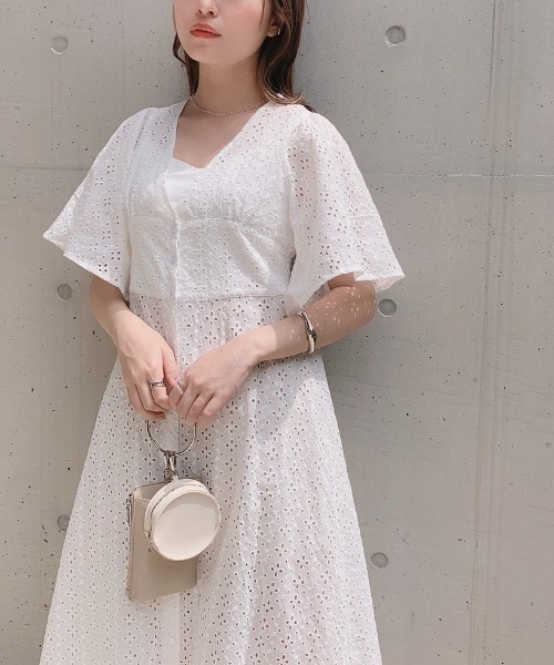 VANNIE U（ヴァニーユー）の「リングハンドルチャームミニショルダーバッグ（ショルダーバッグ・レディース・ホワイト/ブラック/ベージュ・FREE）」の21枚目の写真