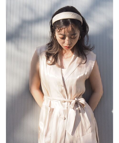 EVRIS（エヴリス）の「マットサテンカチューシャ（カチューシャ・レディース・ブラック/ベージュ・FREE）」の4枚目の写真