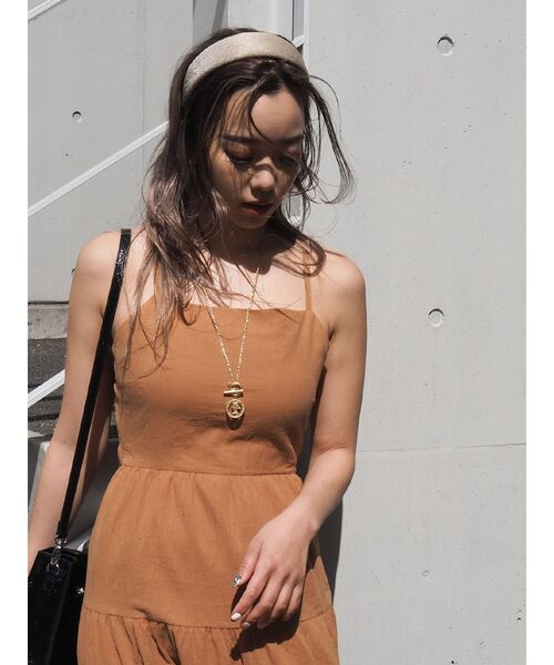 EVRIS（エヴリス）の「マットサテンカチューシャ（カチューシャ・レディース・ブラック/ベージュ・FREE）」の8枚目の写真