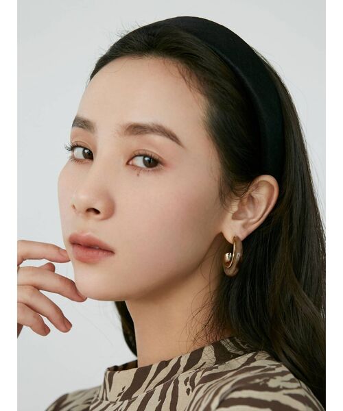 EVRIS（エヴリス）の「マットサテンカチューシャ（カチューシャ・レディース・ブラック/ベージュ・FREE）」の16枚目の写真