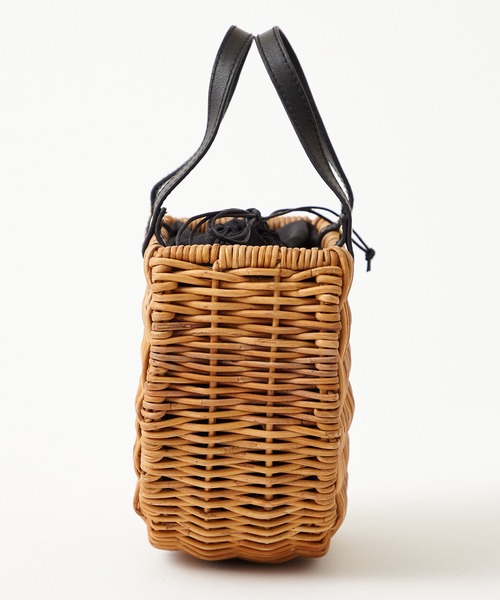 ふりふ（フリフ）の「アラログレザーラウンドトート（トートバッグ・レディース・ブラック/ベージュ・FREE）」の3枚目の写真