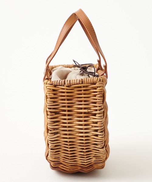 ふりふ（フリフ）の「アラログレザーラウンドトート（トートバッグ・レディース・ブラック/ベージュ・FREE）」の8枚目の写真