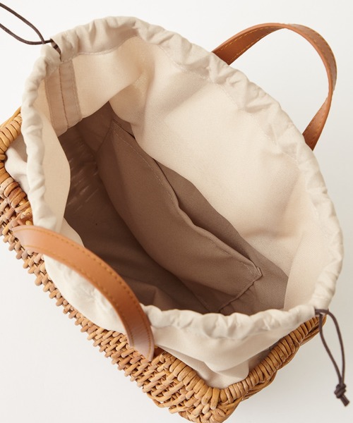 ふりふ（フリフ）の「アラログレザーラウンドトート（トートバッグ・レディース・ブラック/ベージュ・FREE）」の4枚目の写真