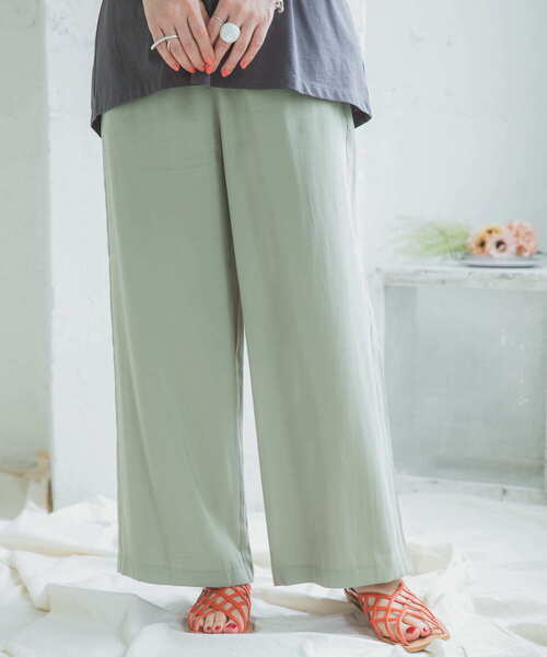 ITEMS URBANRESEARCH（アイテムズ アーバンリサーチ）の「ルーズワイドパンツ（その他パンツ・レディース・カーキ/ベージュ/チャコールグレー・FREE）」の3枚目の写真