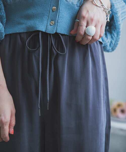 ITEMS URBANRESEARCH（アイテムズ アーバンリサーチ）の「ルーズワイドパンツ（その他パンツ・レディース・カーキ/ベージュ/チャコールグレー・FREE）」の9枚目の写真