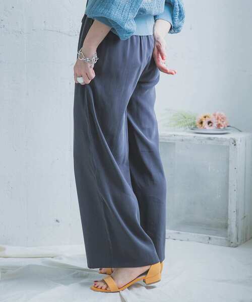ITEMS URBANRESEARCH（アイテムズ アーバンリサーチ）の「ルーズワイドパンツ（その他パンツ・レディース・カーキ/ベージュ/チャコールグレー・FREE）」の12枚目の写真