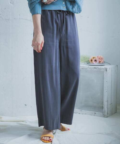 ITEMS URBANRESEARCH（アイテムズ アーバンリサーチ）の「ルーズワイドパンツ（その他パンツ・レディース・カーキ/ベージュ/チャコールグレー・FREE）」の15枚目の写真