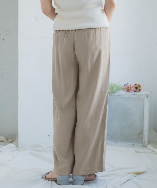 ITEMS URBANRESEARCH（アイテムズ アーバンリサーチ）の「ルーズワイドパンツ（その他パンツ・レディース・カーキ/ベージュ/チャコールグレー・FREE）」の16枚目の写真