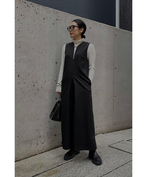 Bonjour Sagan（ボンジュールサガン）の「ディープVネックオールインワン（サロペット/オーバーオール・レディース・ブラック/ベージュ・S/M）」の8枚目の写真