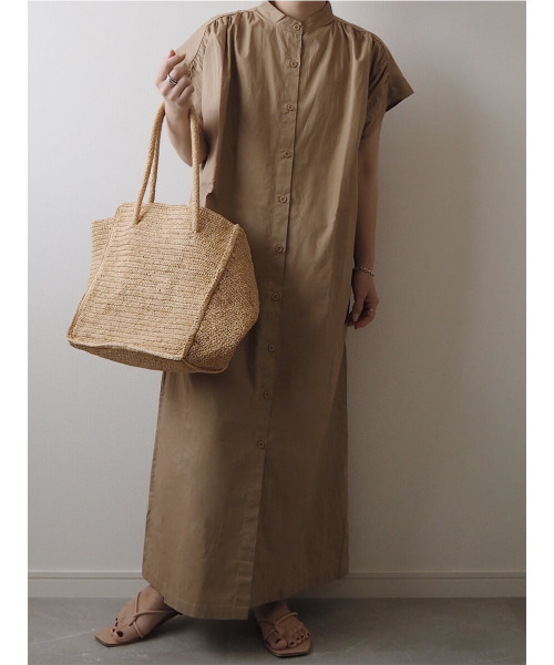 ISOOK（アイスー）の「Stand collar shirt one-piece / スタンドカラーシャツワンピース（mi select）（シャツワンピース・レディース・ダークベージュ/ブラック・FREE）」の5枚目の写真