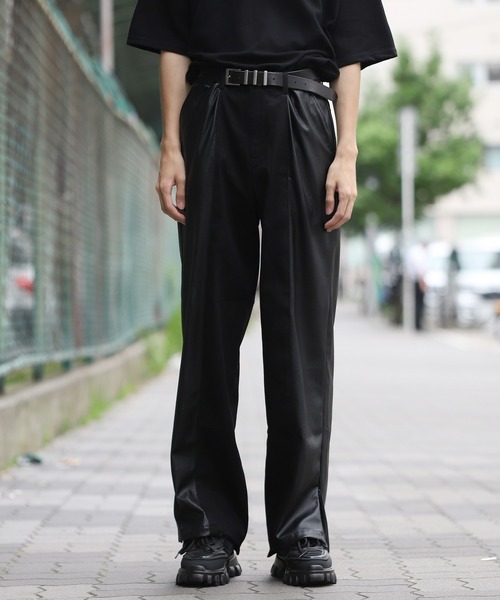 G.O.C（ジーオーシー）の「パンチングシンセティックレザーコンビ