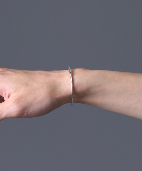 LION HEART（ライオンハート）の「“for Gift”スリムバングル（フィロ）/シルバー925【LION HEART / ライオンハート】（バングル/リストバンド・メンズ・シルバー・ONE SIZE）」の10枚目の写真