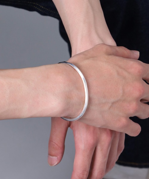LION HEART（ライオンハート）の「“for Gift”スリムバングル（フィロ）/シルバー925【LION HEART / ライオンハート】（バングル/リストバンド・メンズ・シルバー・ONE SIZE）」の11枚目の写真