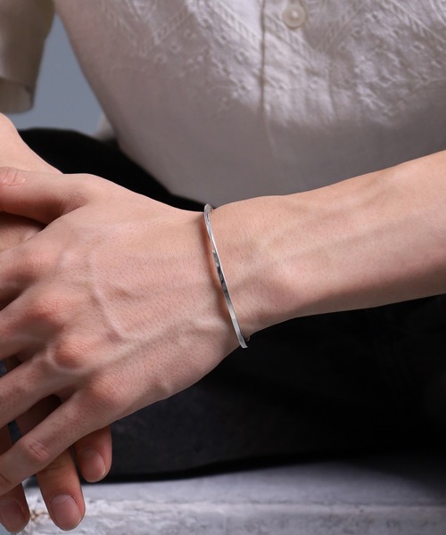 LION HEART（ライオンハート）の「“for Gift”スリムバングル（フィロ）/シルバー925【LION HEART / ライオンハート】（バングル/リストバンド・メンズ・シルバー・ONE SIZE）」の19枚目の写真