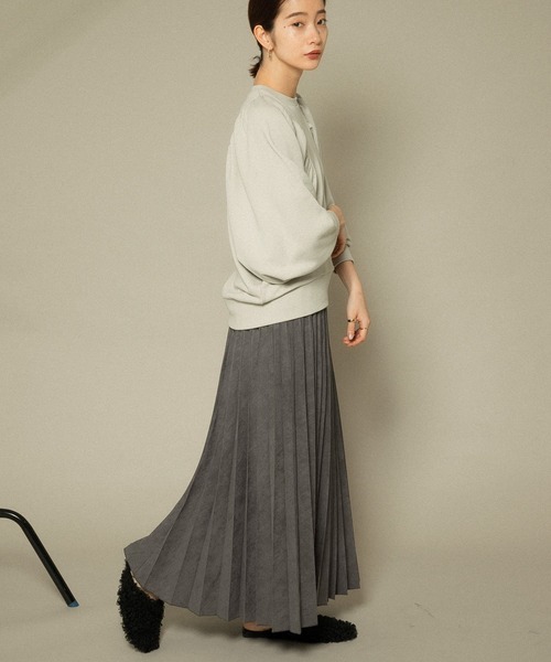 KBF（ケイビーエフ）の「スエードプリーツスカート（スカート・レディース・チャコールグレー/ブルー/アイボリー・ONE）」の11枚目の写真