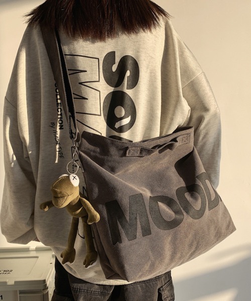 aimoha(アイモハ)の「大容量でビッグキャンバストートバッグ(カエル付き)(トートバッグ・レディース・ブラック/チョコ・FREE)」の1枚目の写真