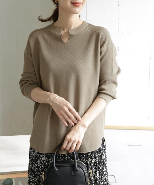 URBAN RESEARCH DOORS（アーバンリサーチドアーズ）の「サーマルキーネックカットソー（Tシャツ/カットソー・レディース・ブラック/オフホワイト/カーキ・ONE）」の3枚目の写真