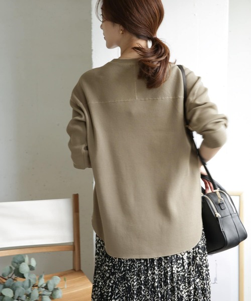 URBAN RESEARCH DOORS（アーバンリサーチドアーズ）の「サーマルキーネックカットソー（Tシャツ/カットソー・レディース・ブラック/オフホワイト/カーキ・ONE）」の18枚目の写真