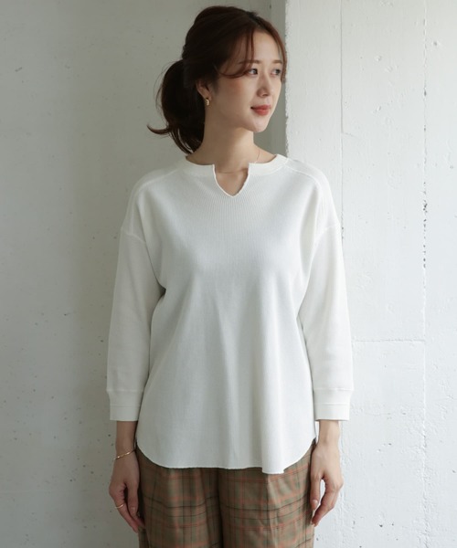 URBAN RESEARCH DOORS（アーバンリサーチドアーズ）の「サーマルキーネックカットソー（Tシャツ/カットソー・レディース・ブラック/オフホワイト/カーキ・ONE）」の6枚目の写真