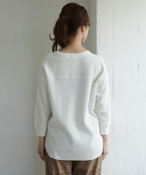 URBAN RESEARCH DOORS（アーバンリサーチドアーズ）の「サーマルキーネックカットソー（Tシャツ/カットソー・レディース・ブラック/オフホワイト/カーキ・ONE）」の8枚目の写真