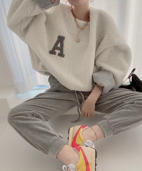 Diosfront（ディオスフロント）の「オーバーサイズロゴワッペンボアブラウス（シャツ/ブラウス・レディース・オフホワイト/モカ/ピンク・FREE）」の17枚目の写真