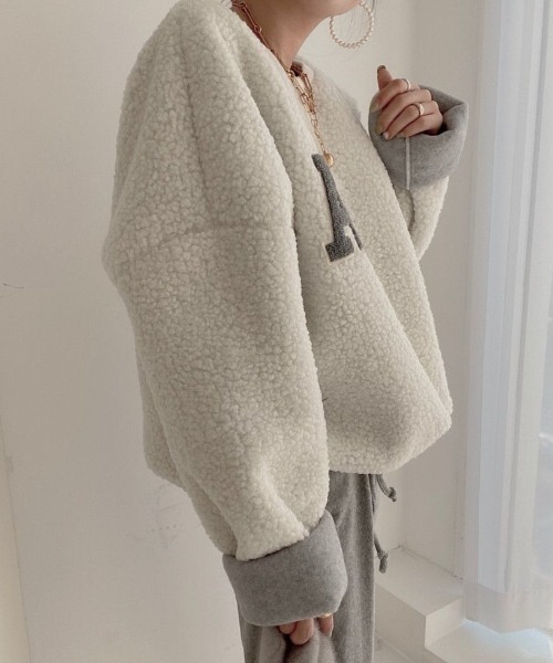 Diosfront（ディオスフロント）の「オーバーサイズロゴワッペンボアブラウス（シャツ/ブラウス・レディース・オフホワイト/モカ/ピンク・FREE）」の13枚目の写真