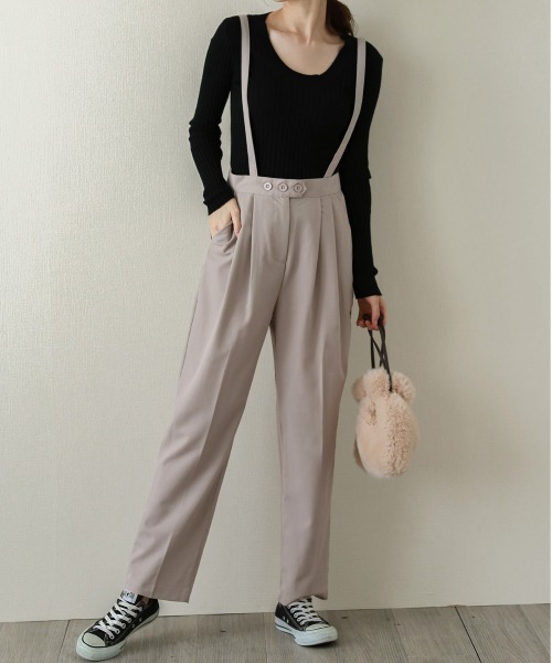 SUGAR BISKET（シュガービスケット）の「サスペンダー付きセンタープレステーパードパンツ（その他パンツ・レディース・ブラック/ダークグレー/ライトグレー/ブラウン・M/L）」の17枚目の写真