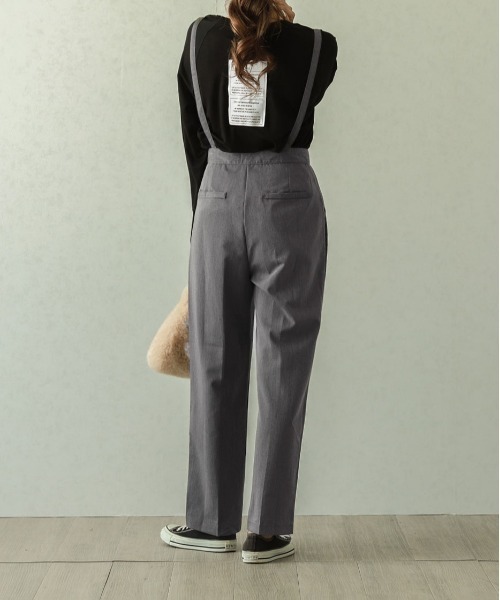 SUGAR BISKET（シュガービスケット）の「サスペンダー付きセンタープレステーパードパンツ（その他パンツ・レディース・ブラック/ダークグレー/ライトグレー/ブラウン・M/L）」の5枚目の写真