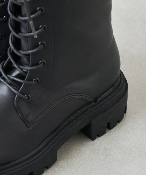 Chico（チコ）の「レースアップボリュームロングブーツ（ブーツ・レディース・ブラック/ライトベージュ・LARGE/SMALL/MEDIUM）」の7枚目の写真