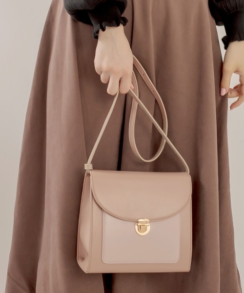 OLIVE des OLIVE（オリーブデオリーブ）の「ポケット付きショルダーバッグ（ショルダーバッグ・レディース・ベージュ/ダークブラウン/ダークベージュ・FREE）」の3枚目の写真