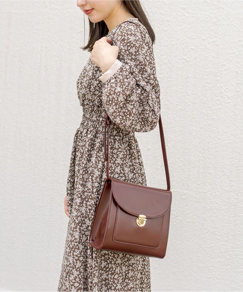 OLIVE des OLIVE（オリーブデオリーブ）の「ポケット付きショルダーバッグ（ショルダーバッグ・レディース・ベージュ/ダークブラウン/ダークベージュ・FREE）」の13枚目の写真