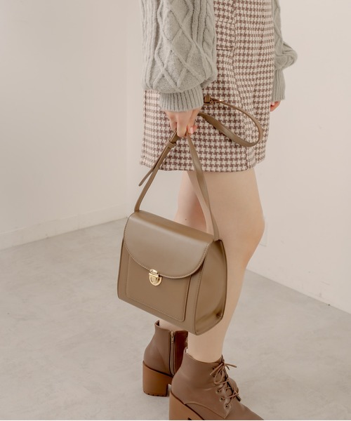 OLIVE des OLIVE（オリーブデオリーブ）の「ポケット付きショルダーバッグ（ショルダーバッグ・レディース・ベージュ/ダークブラウン/ダークベージュ・FREE）」の16枚目の写真