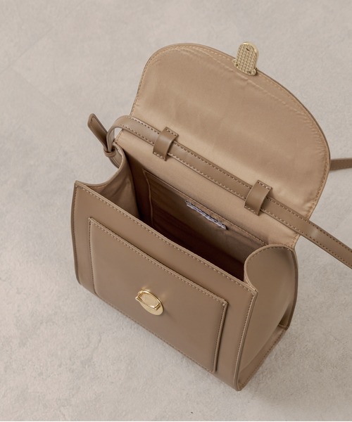 OLIVE des OLIVE（オリーブデオリーブ）の「ポケット付きショルダーバッグ（ショルダーバッグ・レディース・ベージュ/ダークブラウン/ダークベージュ・FREE）」の9枚目の写真