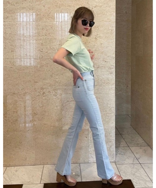 epine（エピヌ）の「epine high-waist fit bell jeans high bleach blue（デニムパンツ・レディース・ライトブルー・S/M）」の10枚目の写真