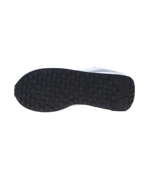 NIKE(ナイキ)の「NIKE WMNS WAFFLE TRAINER 2 DA8291-101(スニーカー・レディース・ホワイト・23㎝/24.5㎝/25㎝/24㎝/23.5㎝)」の2枚目の写真