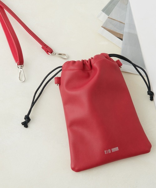 COLONY 2139（コロニートゥーワンスリーナイン）の「【新色追加】フェイクレザー巾着ショルダーバッグ（ショルダーバッグ・メンズ・ホワイト/ブラック/レッド/ピンク/シルバー/イエロー/ブルー/グリーン・FREE）」の8枚目の写真