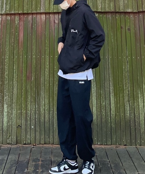 crump（クランプ）の「【crump 】コンポータブル バンディングナイロンジョガーパンツ（その他パンツ・レディース・ブラック/グレー・LARGE/MEDIUM/X-LARGE）」の6枚目の写真