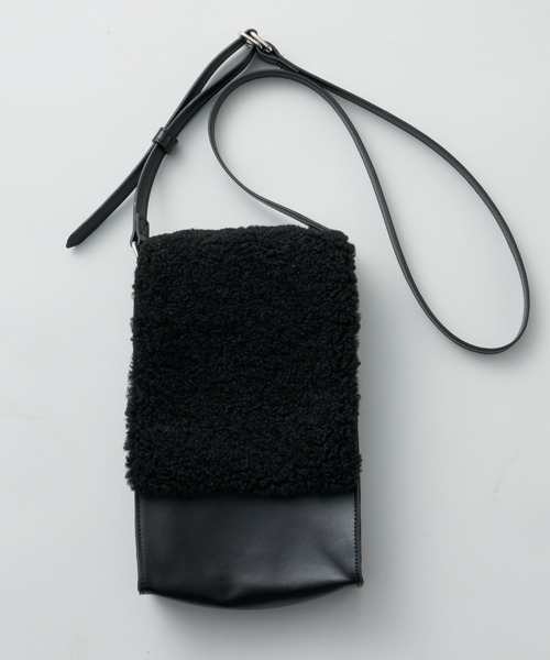 manana suerte（マニャーナスエルテ）の「ボア2wayショルダーバッグ（ショルダーバッグ・レディース・ブラック/ナチュラル・FREE）」の2枚目の写真