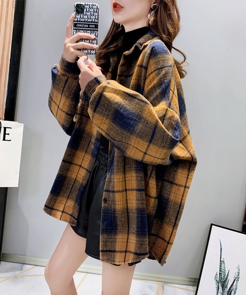 Ritzy(リッツィー)の「オーバーサイズ チェック柄シャツ(シャツ/ブラウス・レディース・ブラック/レッド/イエロー・MEDIUM/LARGE/X-LARGE/XX-LARGE)」の2枚目の写真