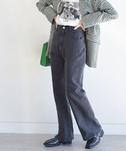 Ray BEAMS（レイビームス）の「Ray BEAMS / カーブ ステッチ ブラック デニム パンツ（デニムパンツ・レディース・ブラック・1/0）」の2枚目の写真