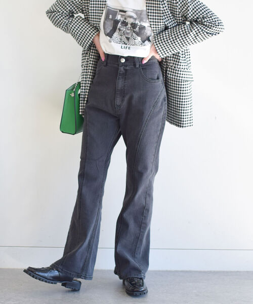 Ray BEAMS（レイビームス）の「Ray BEAMS / カーブ ステッチ ブラック デニム パンツ（デニムパンツ・レディース・ブラック・1/0）」の3枚目の写真