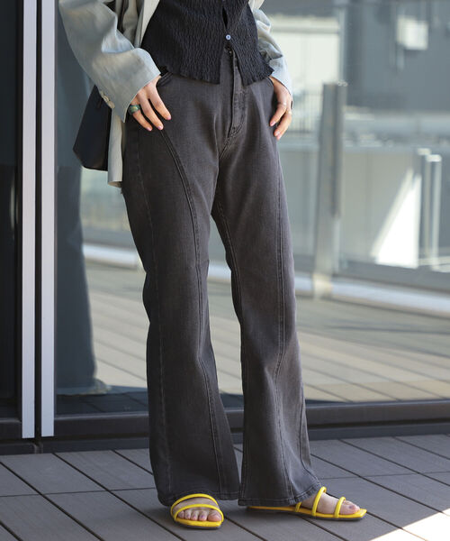 Ray BEAMS（レイビームス）の「Ray BEAMS / カーブ ステッチ ブラック デニム パンツ（デニムパンツ・レディース・ブラック・1/0）」の8枚目の写真