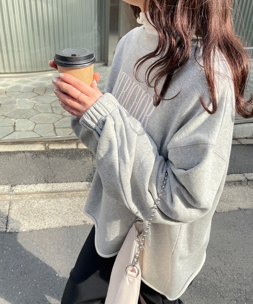 one after another NICE CLAUP（ワンアフターアナザーナイスクラップ）の「BIGロゴ刺しゅうスウェット（スウェット・レディース・グレー/オフホワイト/ラベンダー/オートミール・FREE）」の13枚目の写真