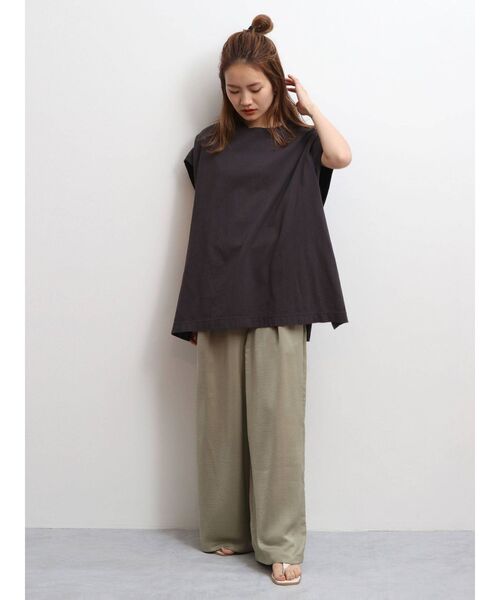 Ungrid(アングリッド)の「ルーズノースリトップス(Tシャツ/カットソー・レディース・チャコールグレー/ベージュ/オフホワイト・FREE)」の6枚目の写真