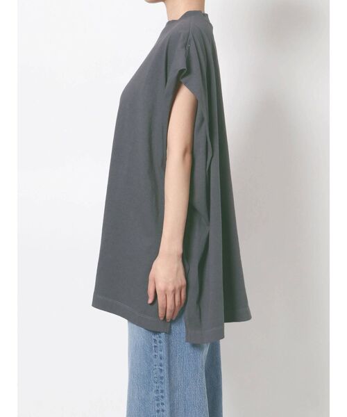 Ungrid(アングリッド)の「ルーズノースリトップス(Tシャツ/カットソー・レディース・チャコールグレー/ベージュ/オフホワイト・FREE)」の12枚目の写真