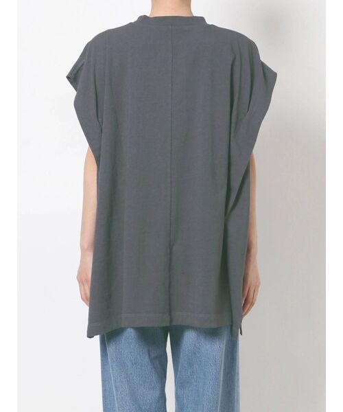 Ungrid(アングリッド)の「ルーズノースリトップス(Tシャツ/カットソー・レディース・チャコールグレー/ベージュ/オフホワイト・FREE)」の7枚目の写真