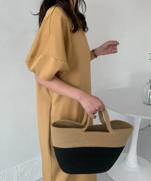 ABITOKYO(アビトーキョー)の「パフスリーブバックスリットロングワンピース(ワンピース・レディース・ベージュ/ネイビー/アイボリー/グレイッシュベージュ/ブラック/チャコールグレー/ダークブラウン/カーキ・FREE)」の5枚目の写真