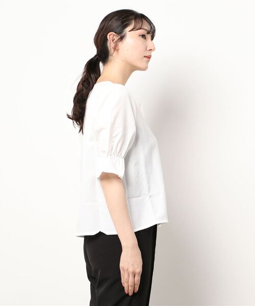 Honeys(ハニーズ)の「Vネックブラウス(シャツ/ブラウス・レディース・ホワイト/ブラック/ホワイト×ブラック/ホワイト系その他/ホワイト系その他2・LL/S/M/L)」の14枚目の写真