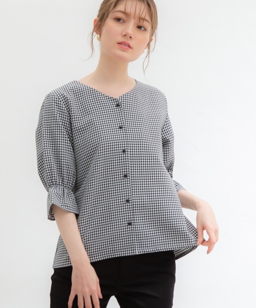 Honeys(ハニーズ)の「Vネックブラウス(シャツ/ブラウス・レディース・ホワイト/ブラック/ホワイト×ブラック/ホワイト系その他/ホワイト系その他2・LL/S/M/L)」の3枚目の写真