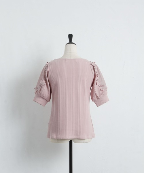 tocco closet（トッコ　クローゼット）の「フラワーレース装飾シアースリーブ切り替えリブカットプルオーバー（Tシャツ/カットソー・レディース・ネイビー/ピンク系その他・M）」の12枚目の写真